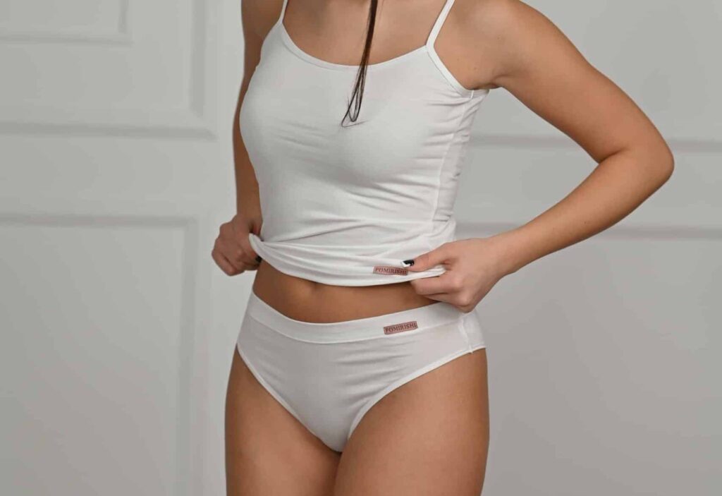 Laserski sečene gaćice su nevidljive ispod odeće, dok brazilke kombinuju udobnost i ženstvenost.